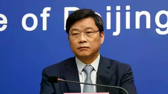 美军一直升机紧急迫降阿拉伯海 1名机组人员失踪